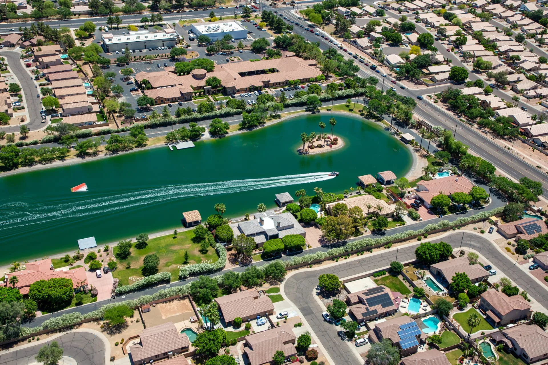 Lakeside neighborhood homes in Gilbert, Arizona from above